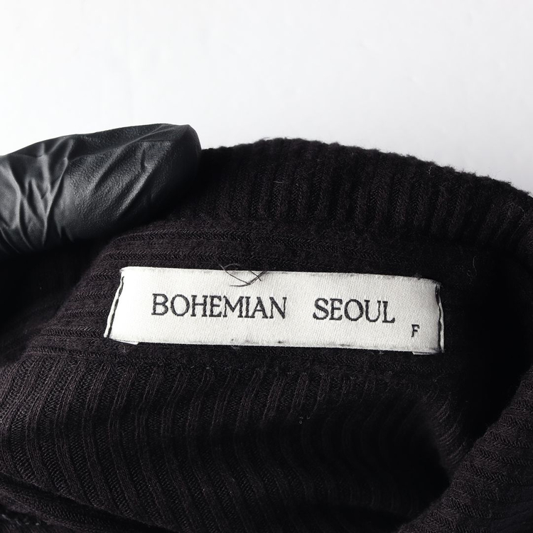 보헤미안서울 블랙 골지 카라 크롭 가디건 티셔츠 이미지