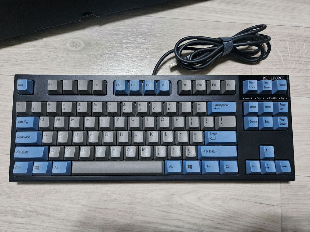 리얼포스 R2 TKL 저소음 30g 균등 토프레 무접점키보드--3