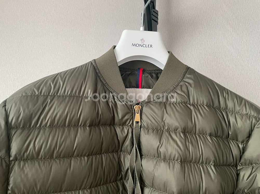 (정품)몽클레어(Moncler)야상봄버 패딩 고프레(Gaufre) 카키컬러 사이즈3--1