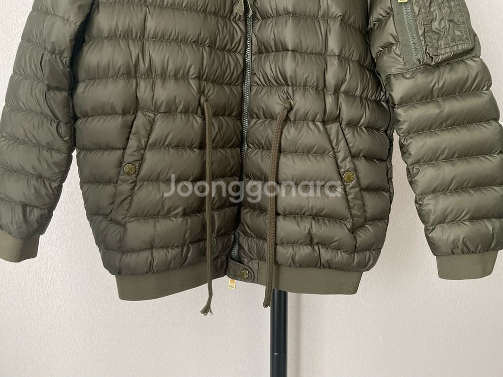 (정품)몽클레어(Moncler)야상봄버 패딩 고프레(Gaufre) 카키컬러 사이즈3--4