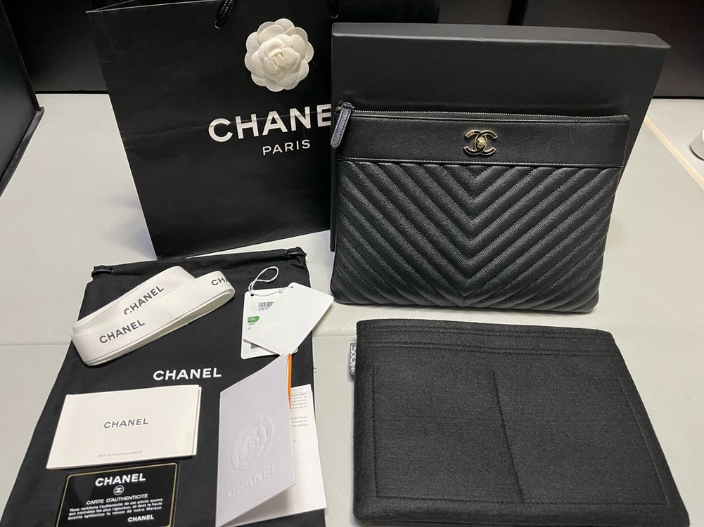 샤넬 캐비어 뉴미듐 클러치 가방(최종가)--0