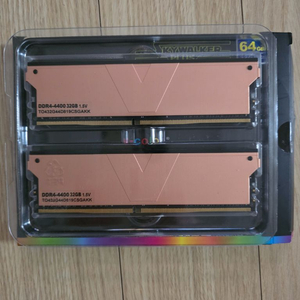 DDR4 램 v-color 64G 4400mhz (32G x 2) 팝니다 이미지