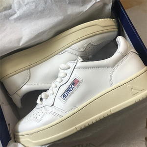 (새상품)오트리메달리스트 스니커즈 화이트 여성용 240 245 이미지