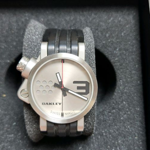 오클리 정품시계판매합니다