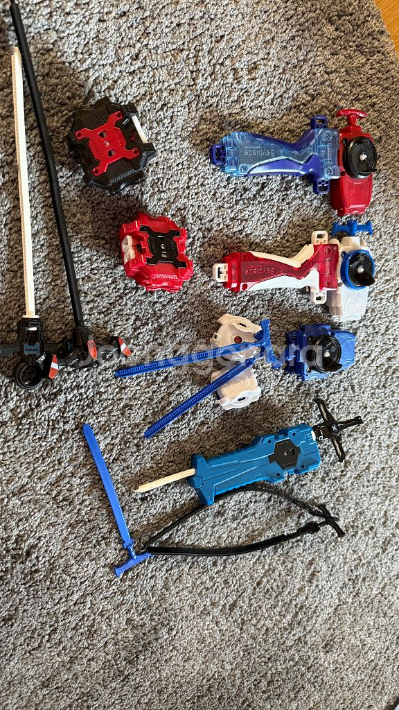 베이블레이드 버스트 4종 및 각종 런처, 경기장--1