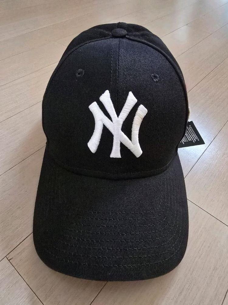 구찌 x 양키스 볼캡팝니다.--5