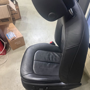 아우디 A7 운전석 시트 판매합니다.