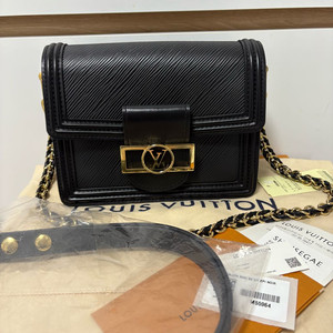 루이비통 미니도핀 에피 블랙 백화점구매 풀구성 팝니다.