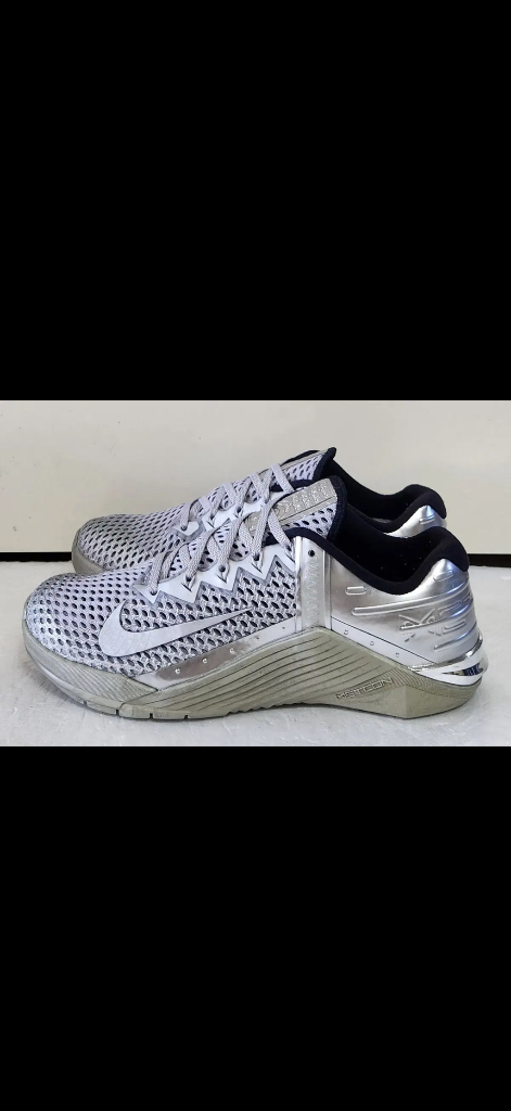 나이키 메트콘6 메탈릭실버 250--1