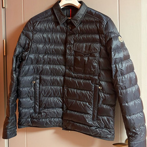몽클레어 테니브레스 패딩 5사이즈 판매합니다.