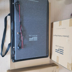 에코플로우 파워뱅크 태양광 솔라 패널 400W (델타전용)+연장 케이블 3M+웨건+체어 일괄 판매합니다. 이미지