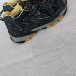 노스페이스 등산운동화 고어텍스 255