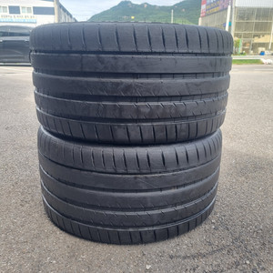 315 30 21 미쉐린 ps4s 중고 타이어 2짝 판매합니다 이미지