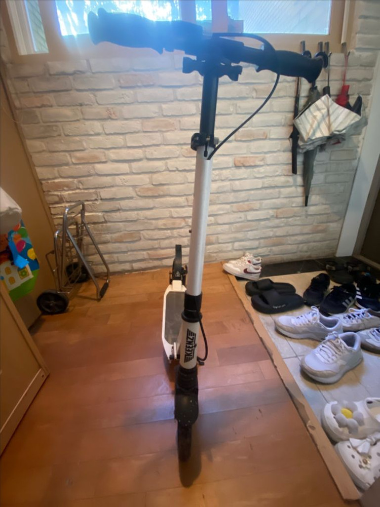 수동 킥보드(접이식) 판매 합니다.--4