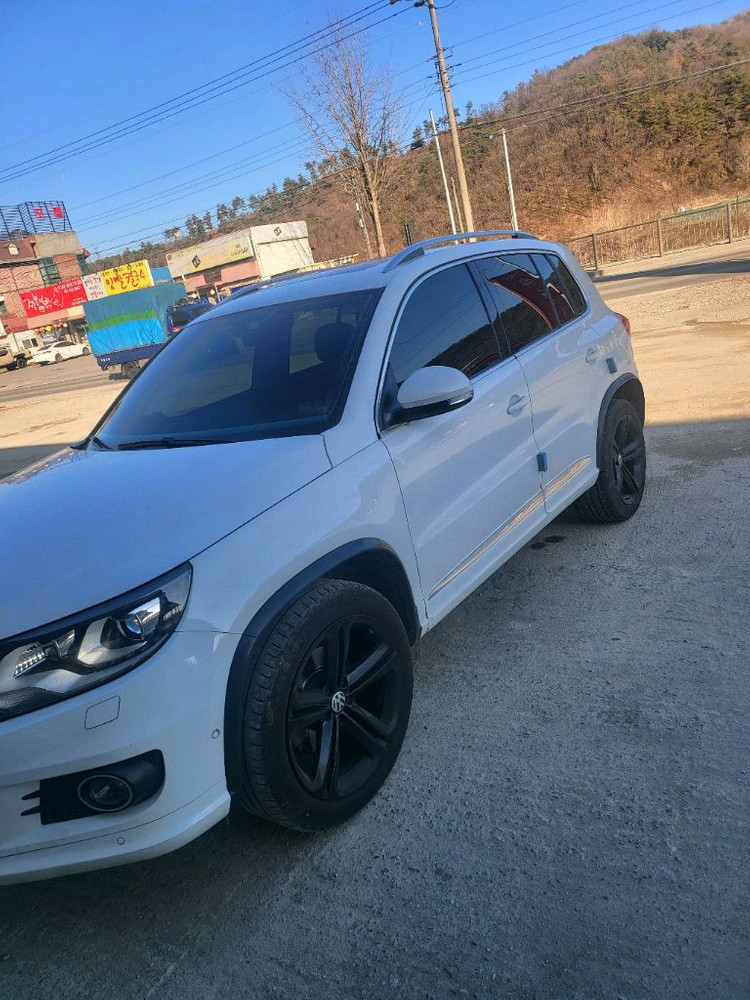 폭스바겐 티구안 이미지