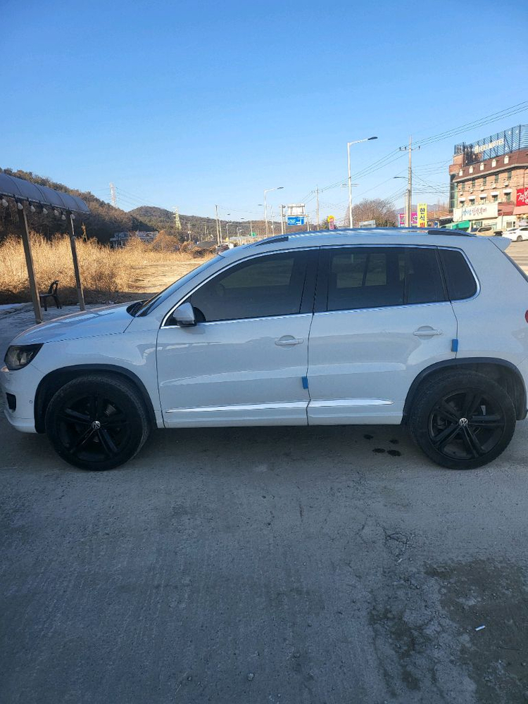 폭스바겐 티구안 이미지