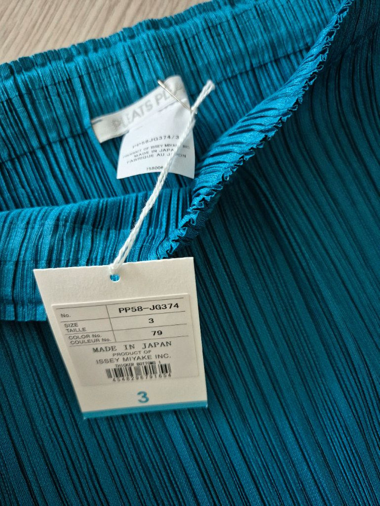 플리츠플리즈 25년 7월 씨커스커트 피콕 블루 3사이즈--2