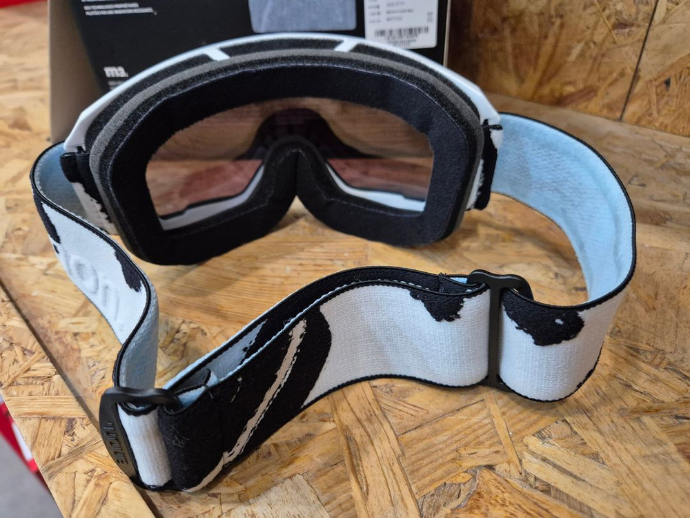 아논 M3 화이트 프레임 고글/렌즈3개 팝니다--3