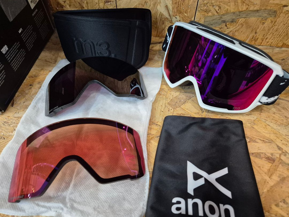 아논 M3 화이트 프레임 고글/렌즈3개 팝니다--5