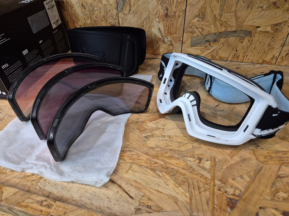 아논 M3 화이트 프레임 고글/렌즈3개 팝니다--6