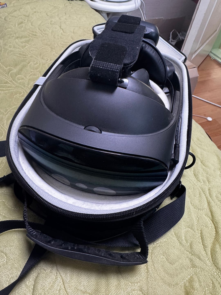 VR기기 메타퀘스트 프로 판매합니다.--1