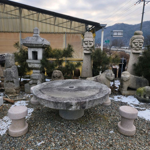 돌테이블 연자방아 돌탁자 야외테이블 돌의자 이미지