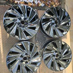 17인치 소나타 DN8 순정휠 이미지