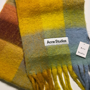 아크네 모헤어 체크 머플러