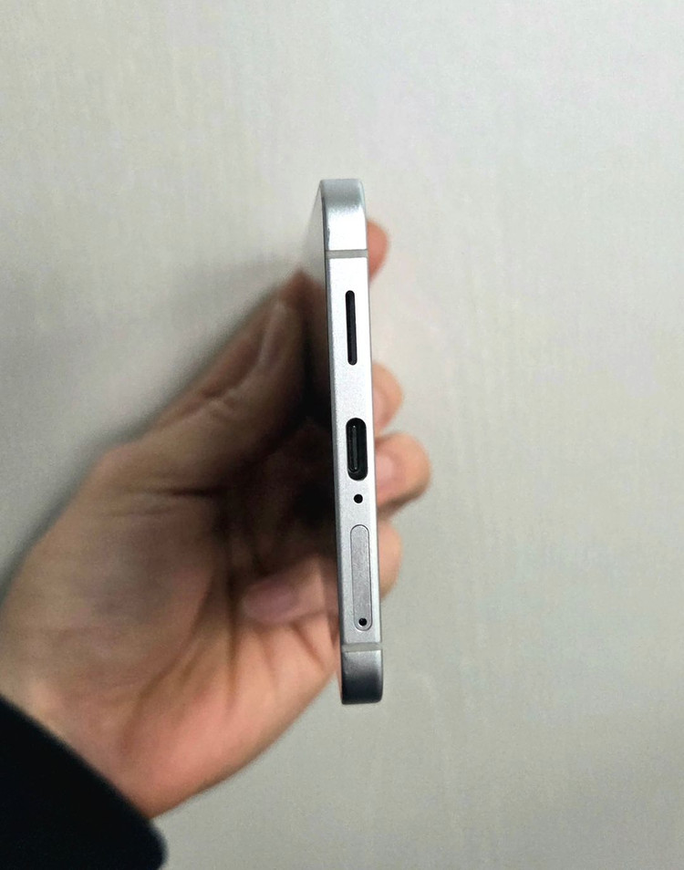 갤럭시S25엣지 256_GB 팝니다!!중고폰업무폰저가폰세컨폰공기계게임폰효도폰게임폰알뜰폰) 이미지