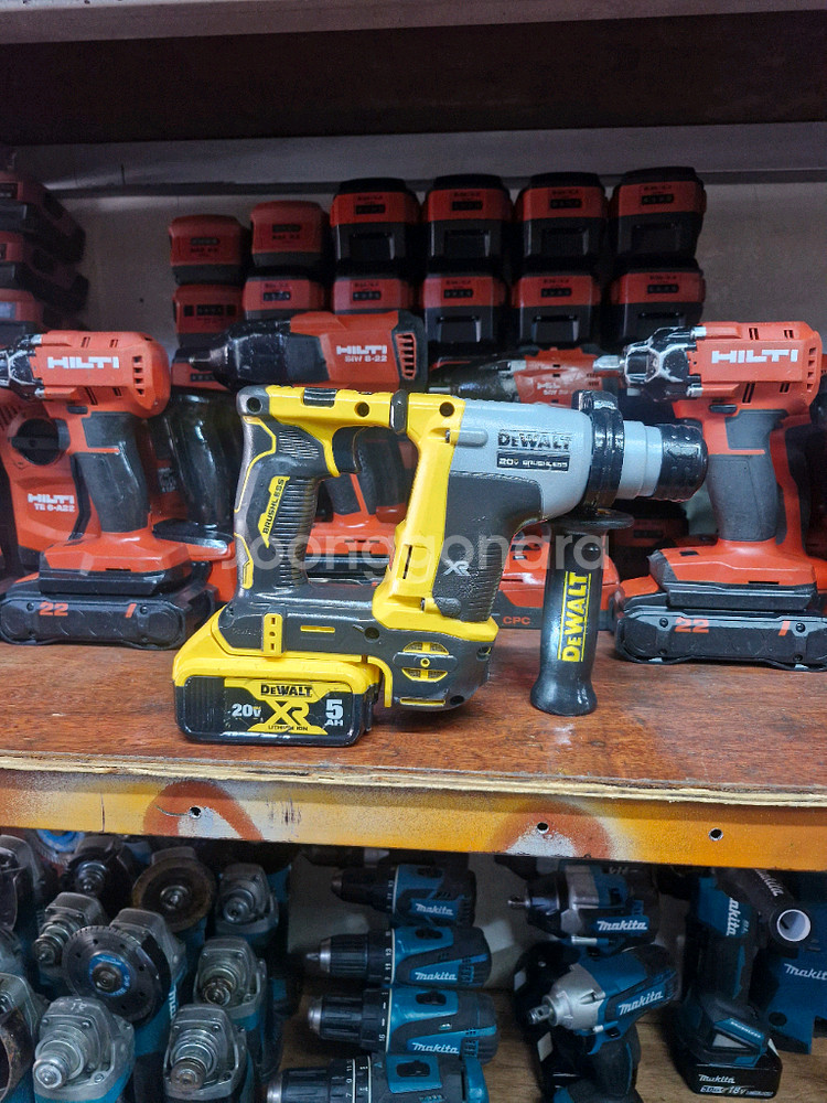 [정품]디월트충전함마드릴 DCH172AVR 배터리포함 앙카드릴 A급--3