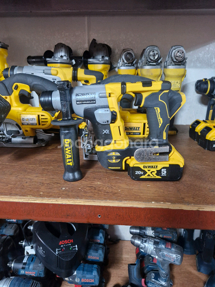 [정품]디월트충전함마드릴 DCH172AVR 배터리포함 앙카드릴 A급--8