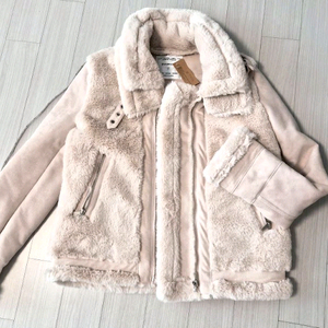 택달린새상품 에바브라운(EVABRAUN)의 세련된 크림 베이지 무스탕