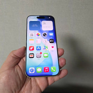 아이폰17프로 실버 256기가 SS급 팝니다(배터리100%)