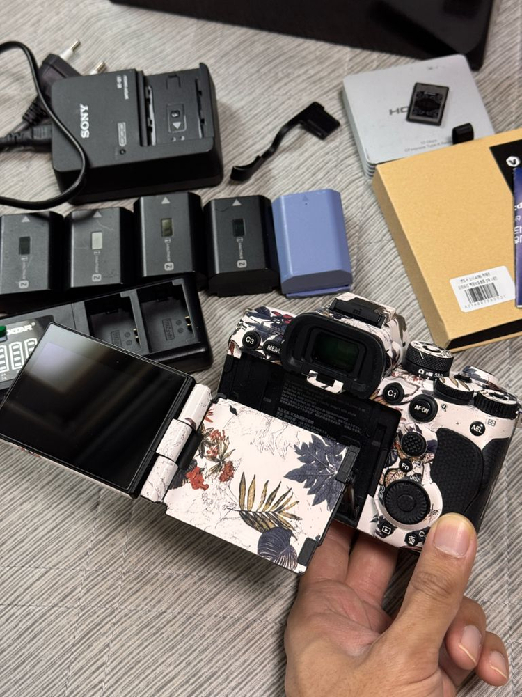 소니 A7R5 바디 풀박스 (배터리 5개, 512GB CF-A카드 포함)--3