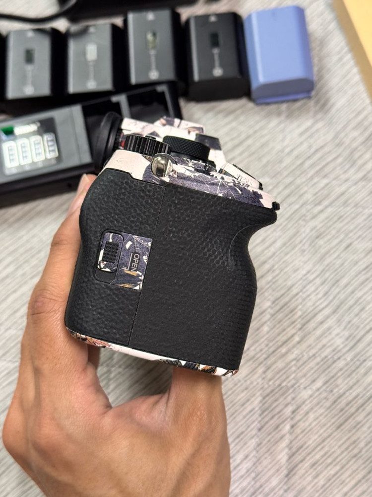 소니 A7R5 바디 풀박스 (배터리 5개, 512GB CF-A카드 포함)--6