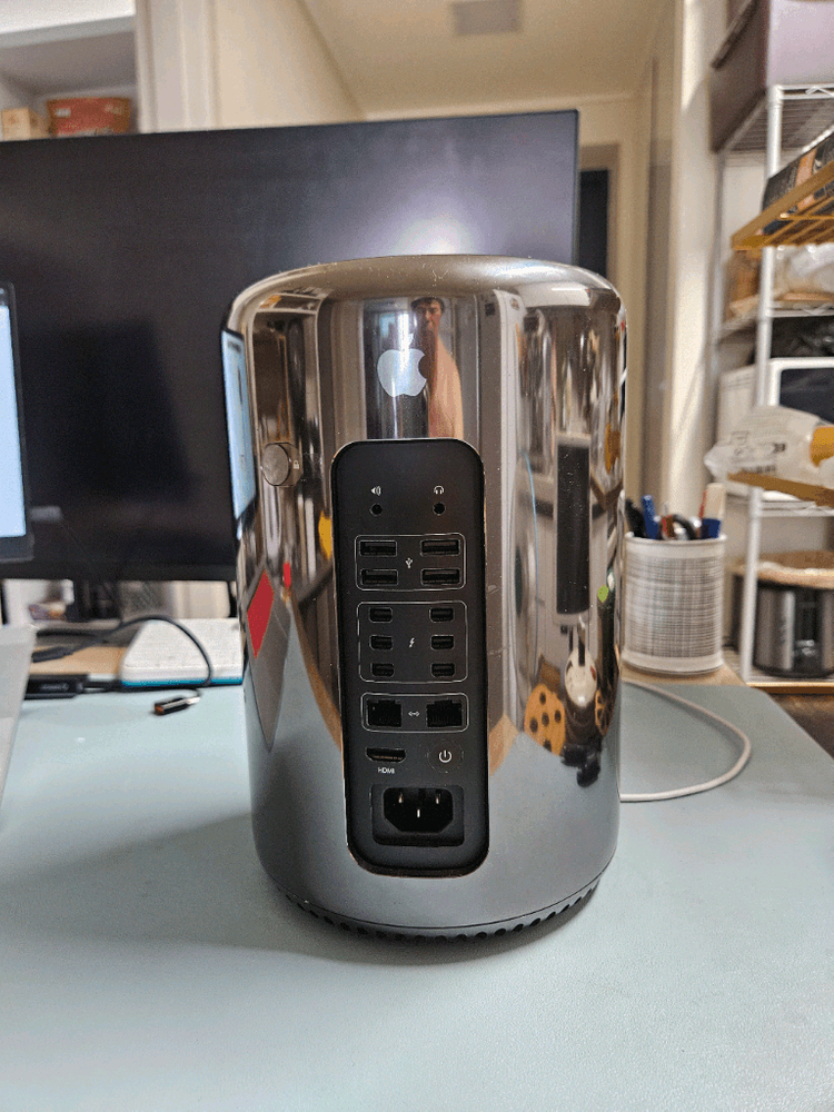 맥프로 6세대 nvme ssd 2TB 팝니다--1