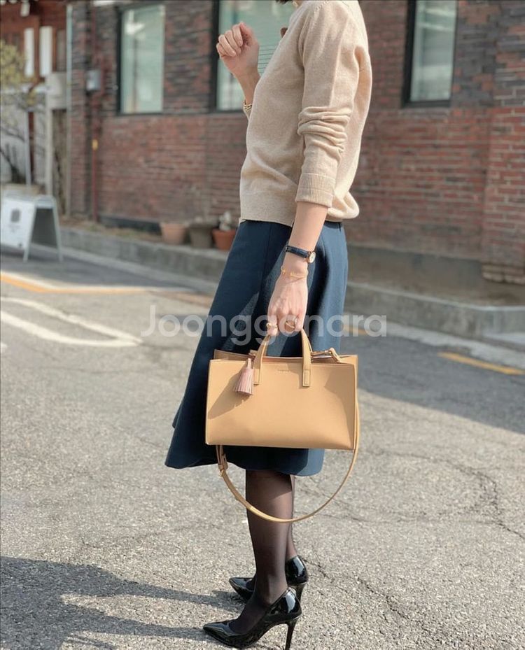 피브레노 롱 피콜리나 백 34머쉬룸 컬러 +투톤스트랩 새상품 fibreno 베이지가방 피브레노가방 토트백 숄더백--9