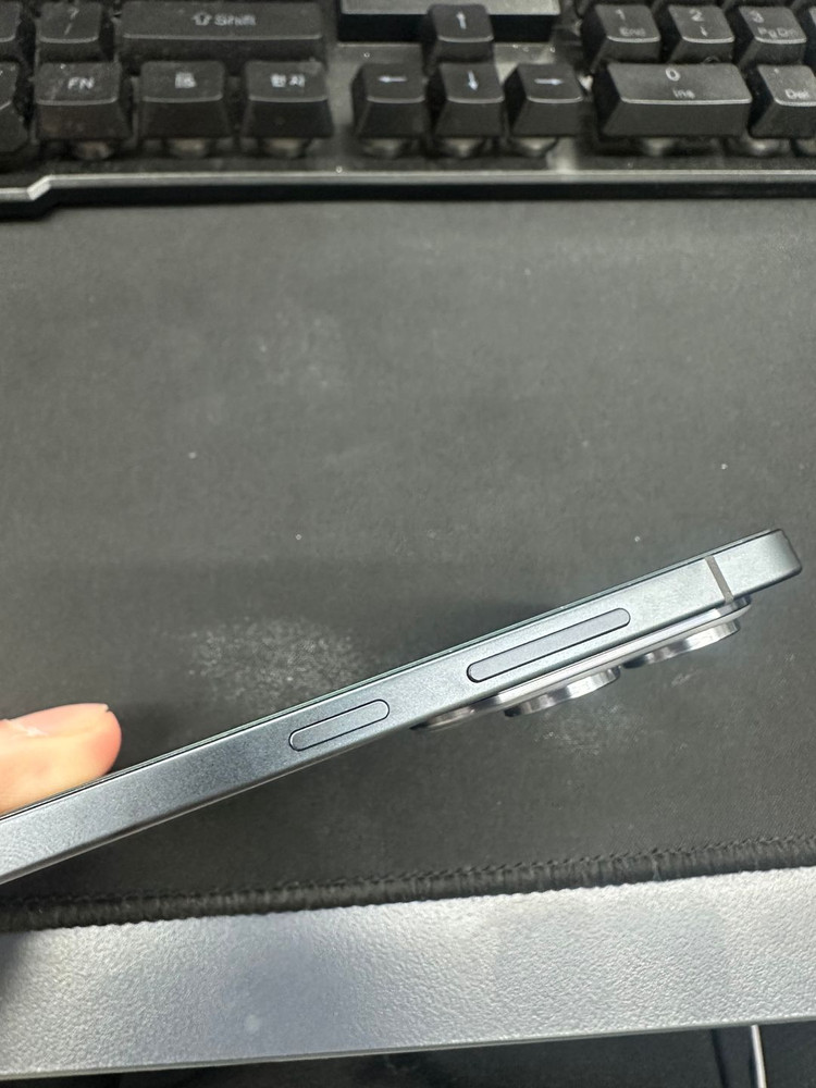 갤럭시S25엣지 블랙색상 256GB 이미지