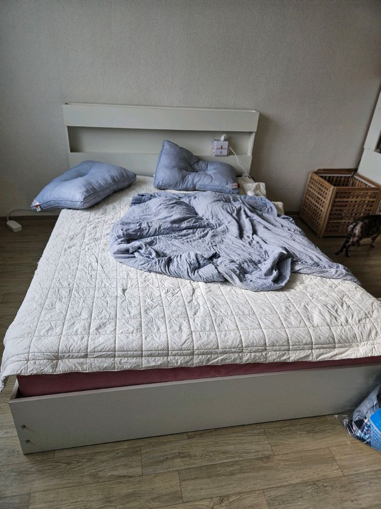 (경기도이천)퀸사이즈 침대 프레임 매트리스 이미지