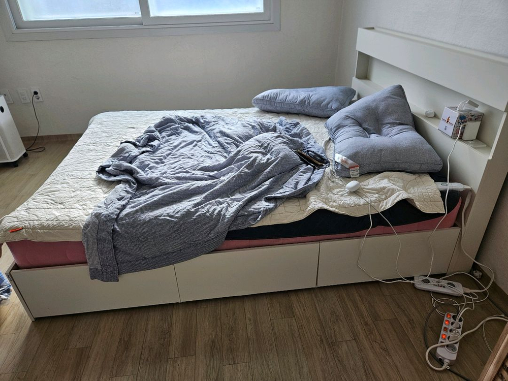 (경기도이천)퀸사이즈 침대 프레임 매트리스 이미지