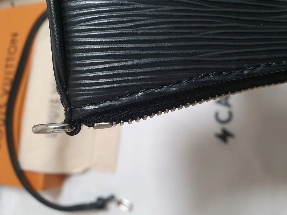 정품 루이비통 이지파우치 에피 (에삐)--6