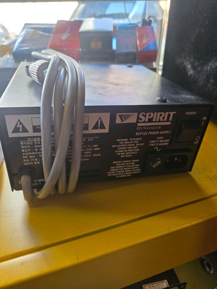 사운드크래프트 라이브 3/2 믹서기--1