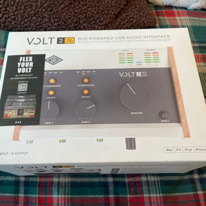 UA volt 276 오인페 (신품급) 팝니다!