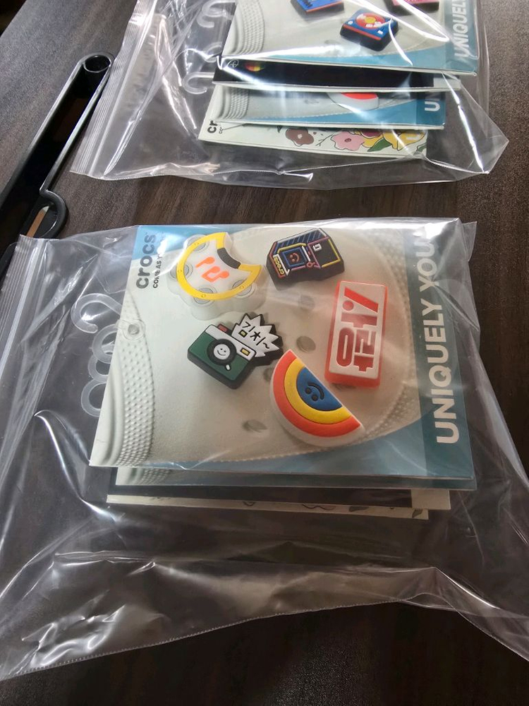 (미사용) 크록스 클래식 클로그 280 + 지비츠 4세트 (21개 정품)--4