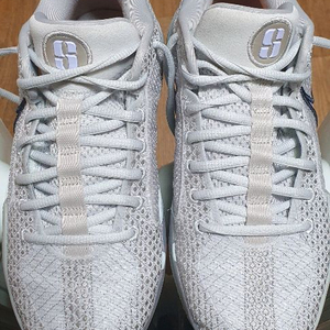 나이키 농구화 사브리나1, 255사이즈