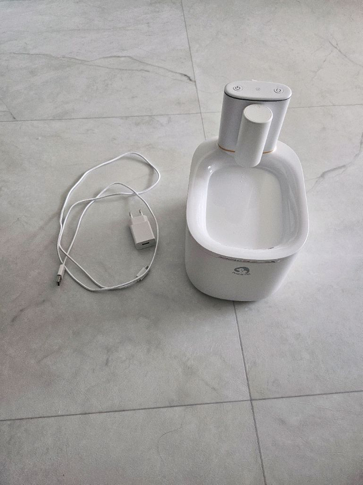 강아지용품 자동 급수기, 강아지 세제, 울타리, 클릭커, 넥카라, 노즈워크, 발톱깍이 이미지