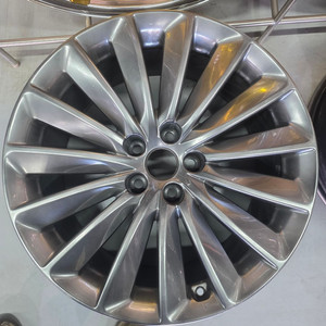 에쿠스 터빈 중고휠 판매합니다.