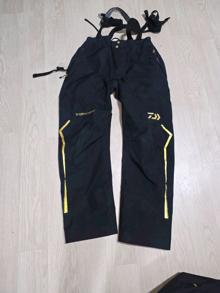 낚시복 세트다이와고어텍스 이미지