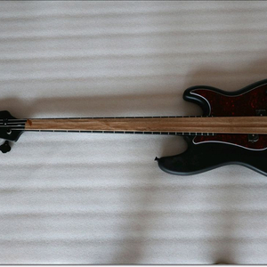 신품 베이스기타