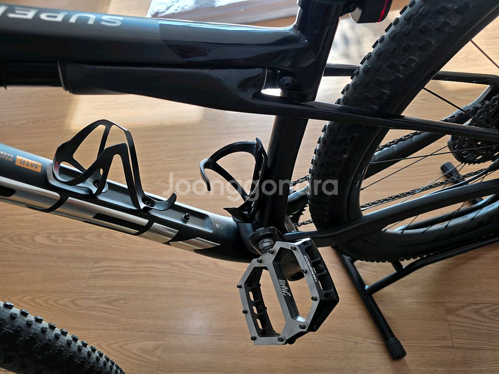 트렉 슈퍼칼리버 9.8 AXS MTB 자전거--7